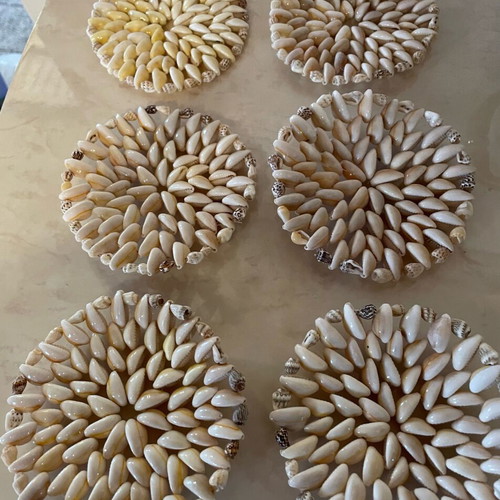 Coaster set of 6 made of shells like new