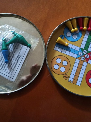 Griniaris magnetic board used