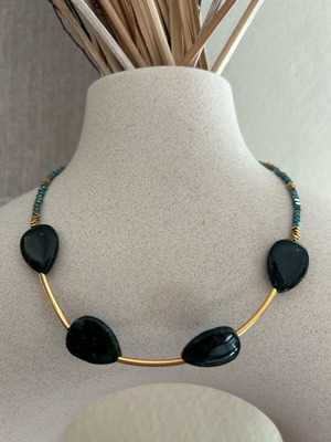 Necklace new with green chrysoprase beads and gold details