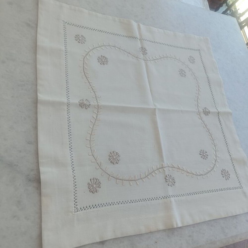 Vintage handmade embroidered table linen 57×57 cm, used