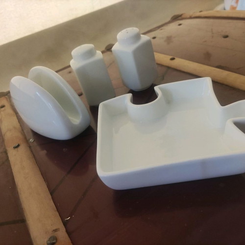 Set of four kitchen items new condition