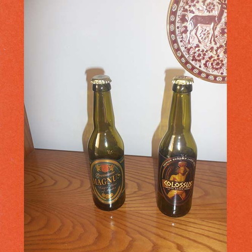 Μπουκάλια μπύρας Magnus και Colossus με καπάκια, 330 ml, ροδίτικη ζυθοποιία