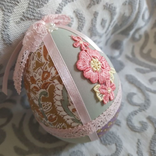Set of 3 Easter eggs veraman like new, 10cm height