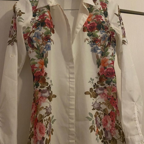 Floral women's shirt size S like new