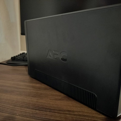 APC Back UPS Pro 650 Line-Interactive 650VA like new with 6 IEC sockets