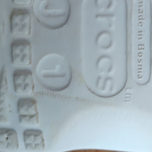 Crocs Classic Clog white, like new, youth size J1 (32-33)