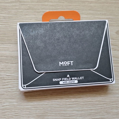 MOFT MagSafe Wallet for 8 Cards with RFID Blocking and Magnetic Stand