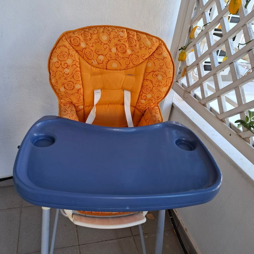 Bébé Confort Omega highchair used, adjustable and multifunctional