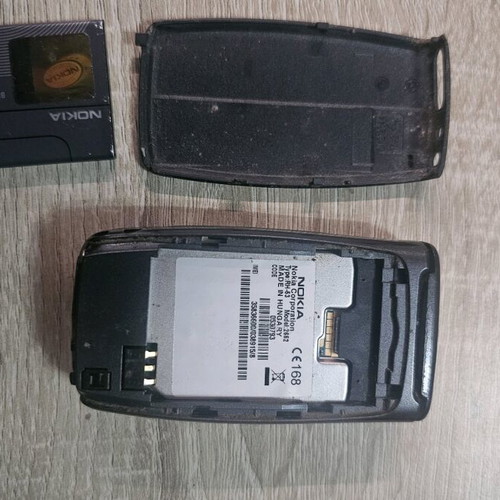 Nokia 2662 RH-53 used, black with original charger