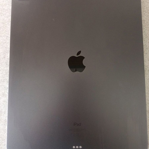 Apple iPad Pro 12.9" 5ης γενιάς M1 128GB WiFi μεταχειρισμένο με θήκη