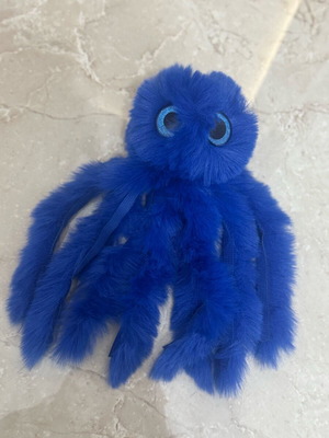 Octopus keychain blue in excellent condition