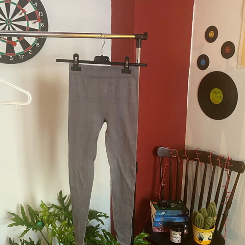 Zara grey yoga leggings like new with heel holes