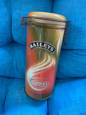 Baileys collectible metal box used from 1998