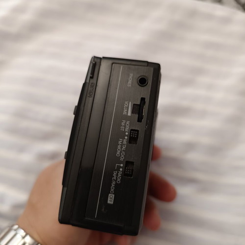 TOSHIBA KT4521 radio cassette player for repair or parts