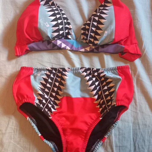 Chic Mess bikini like new, multicolored, size M