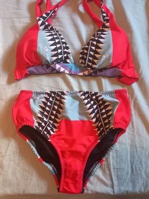 Chic Mess bikini like new, multicolored, size M