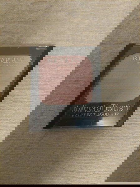 REVERS Mineral Blush Perfect Make-up 1
