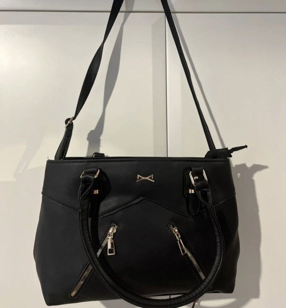 Ολοκαίνουρια τσάντα Αχιλλέας accessories