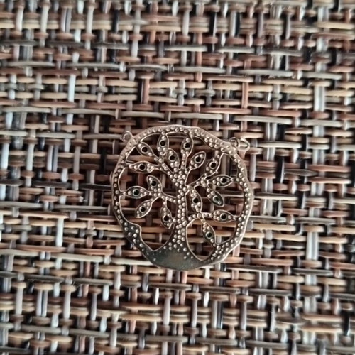 Small tree of life pendant used without chain