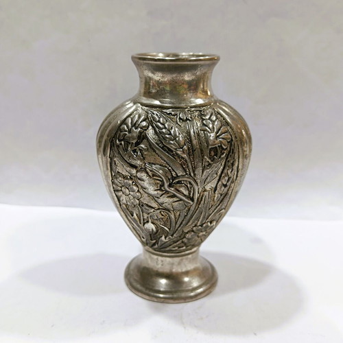 Vintage Silver-Plated Vase with Embossed Floral Motif, 12cm, like new