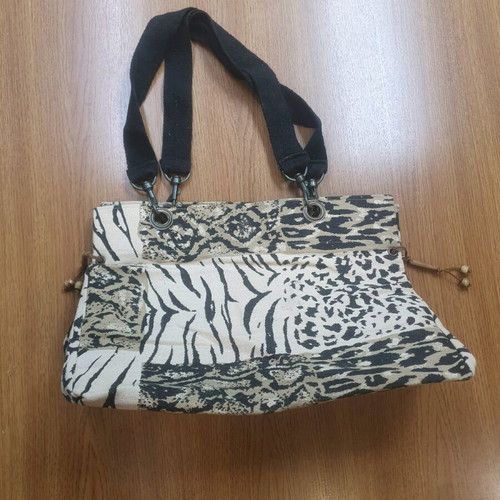 Hand and shoulder bag new