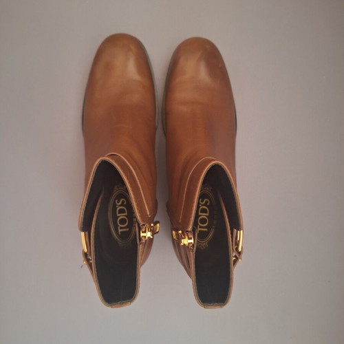 Tod's brown leather flat ankle boots, women's 38.5