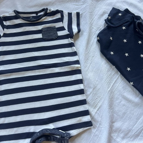 Baby bodysuits like new, pack of 5 for 9-12 months boy