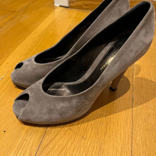 Gianvito Rossi women's peep toe gray shoes like new