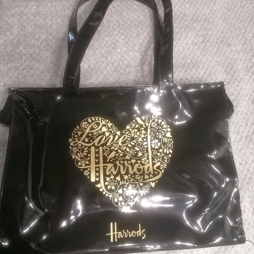 Shoulder bag used in good condition