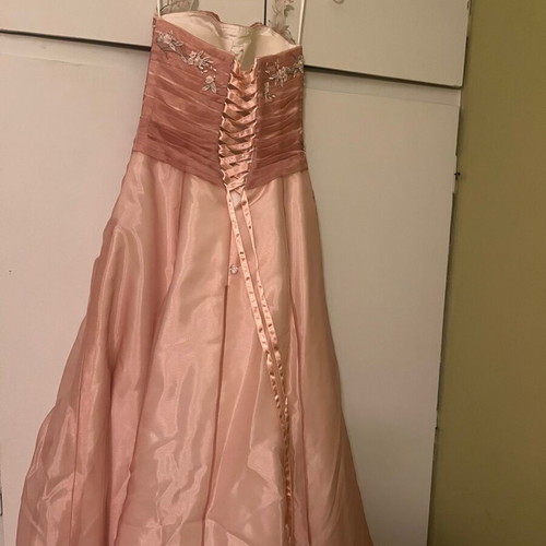 Demetrios wedding dress pink pastel like new, size S
