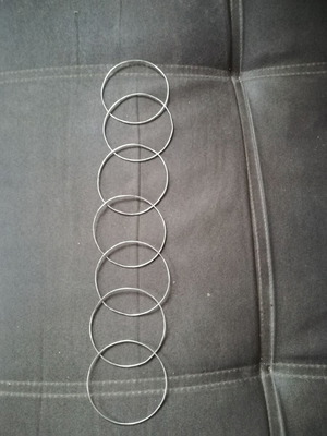 Silver bracelets like new, 7 cm diameter, elegant design