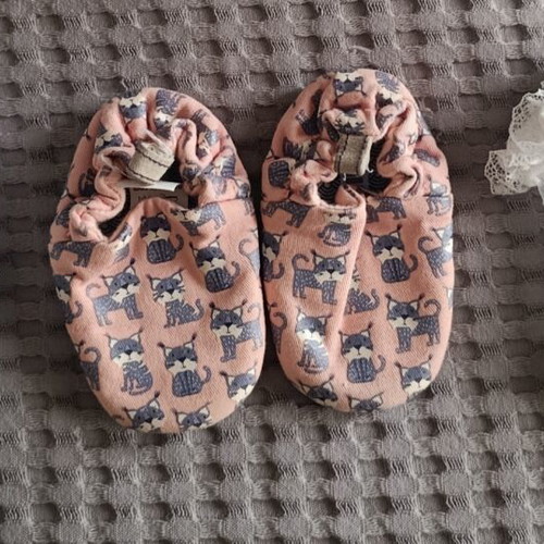 Mayoral gold baby shoes size 17, Iq Kids silver strass shoes size 16, Poco Nido pink baby shoes size 17, Mayoral socks and headband gift set