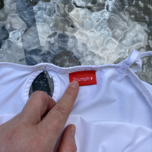 Triumph white sleepwear like new, size XL