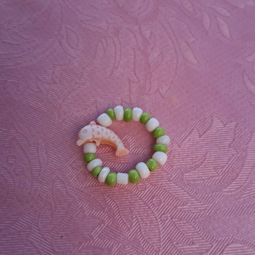 Elastic ring with beads like new, small size 1.6 cm diameter