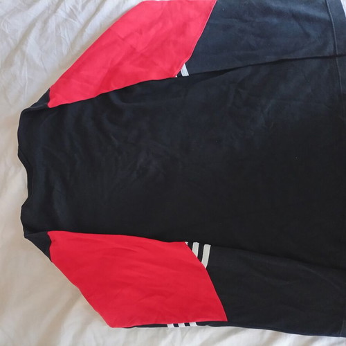 Adidas shirt size M like new, black and red