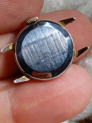 Vintage ρολόι χειρός γυναικείο μεταχειρισμένο, μη λειτουργικό για συλλογή ή επισκευή