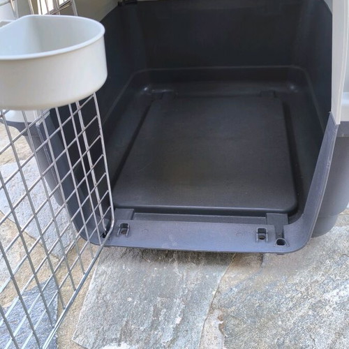 Dog carrier cage 67 cm like new