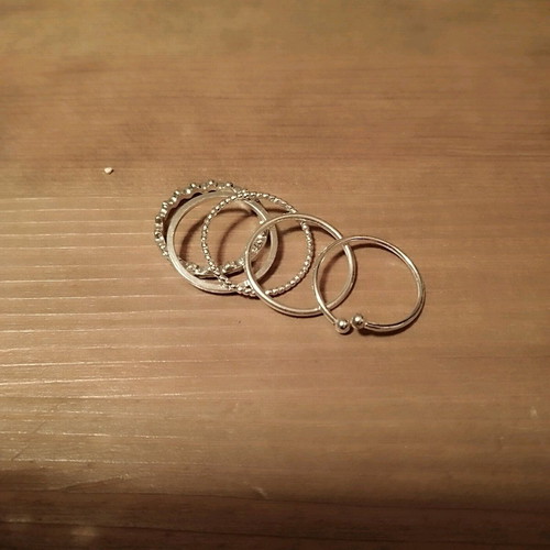 Rings various small used, silver, in excellent condition