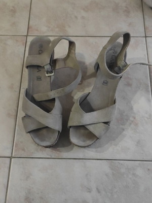 Carmela Footwear gray sandals used, anatomical with heel