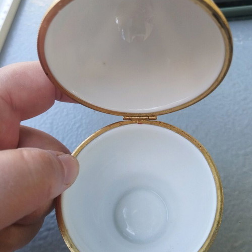 Vintage collectible Raynaud Limoges egg for Zerteo like new