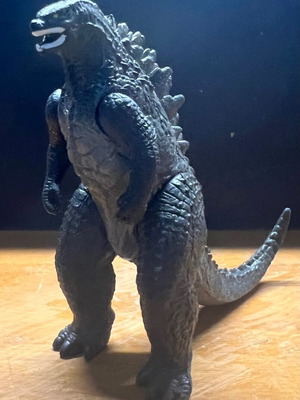 Godzilla miniature 10 cm like new