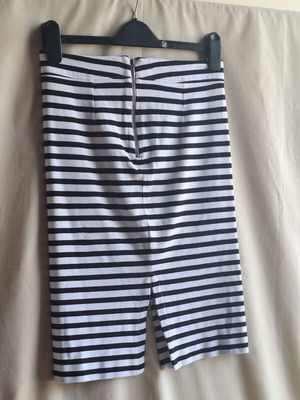 Banana Republic pencil midi skirt striped black and white size XS like new