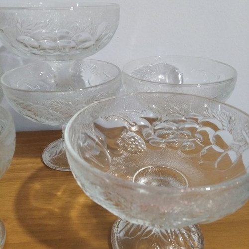 Glass ice cream bowls used, pack of 6, vintage