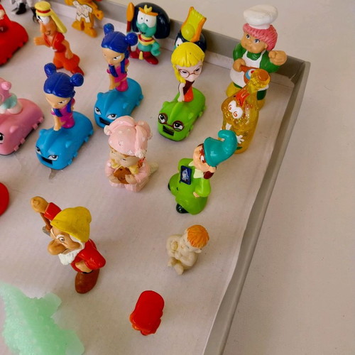 Collectible figures new, pack of 27 pieces