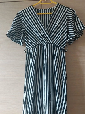 Striped long dress like new, white with black stripes