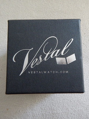 Vestal watch case like new with stand, dimensions 10x10x11 cm