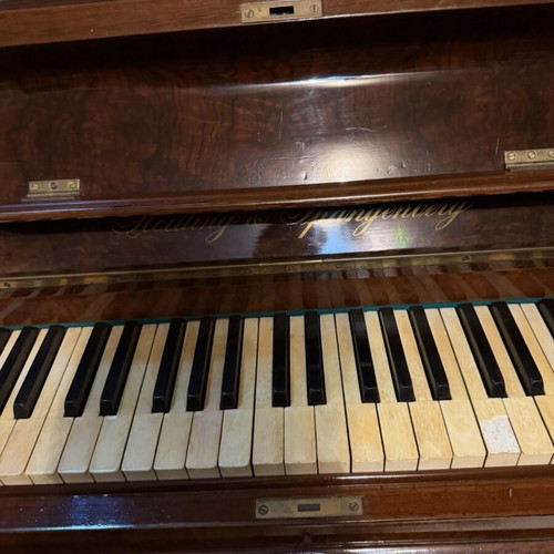 Piano like new condition