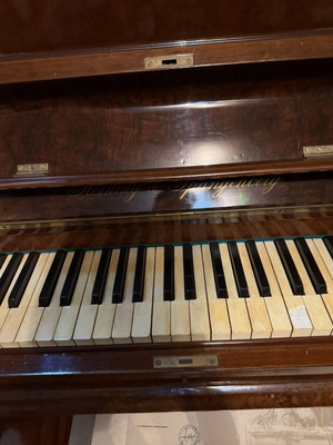 Piano like new condition