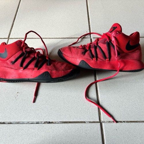 Nike KD Trey 5V Basketball Shoes Size 39 Like New Red Black