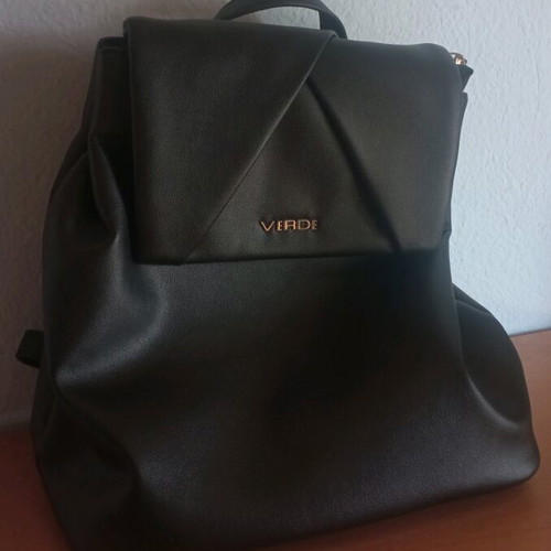 Verde women's backpack like new, black